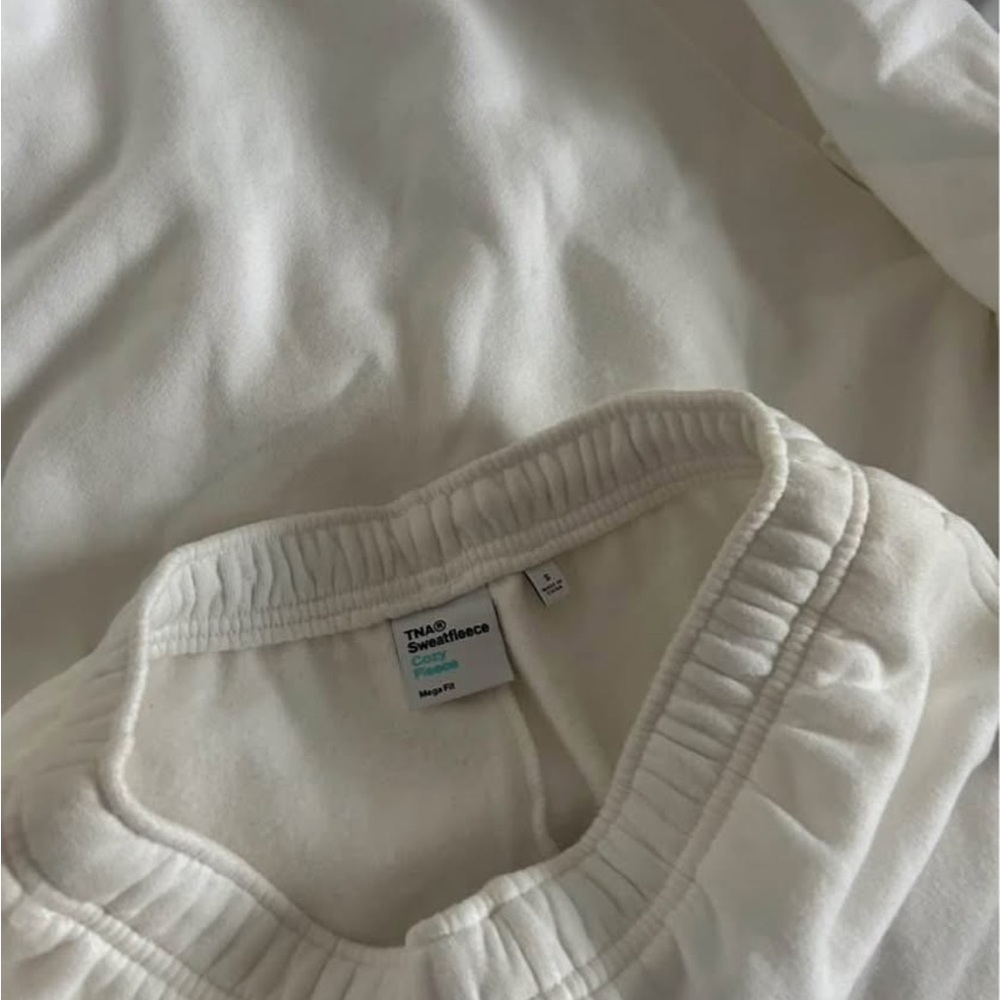 Aritzia TNA sweatset White Hoodie and Sweatpants Set - Picture 5 of 7